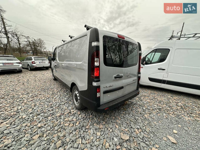 Сірий Опель Віваро, об'ємом двигуна 1.6 л та пробігом 202 тис. км за 13390 $, фото 7 на Automoto.ua