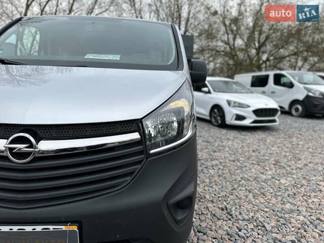 Сірий Опель Віваро, об'ємом двигуна 1.6 л та пробігом 202 тис. км за 13390 $, фото 3 на Automoto.ua