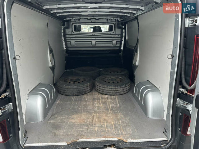 Сірий Опель Віваро, об'ємом двигуна 1.6 л та пробігом 202 тис. км за 13390 $, фото 27 на Automoto.ua