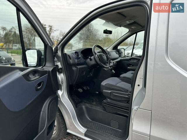 Сірий Опель Віваро, об'ємом двигуна 1.6 л та пробігом 202 тис. км за 13390 $, фото 14 на Automoto.ua