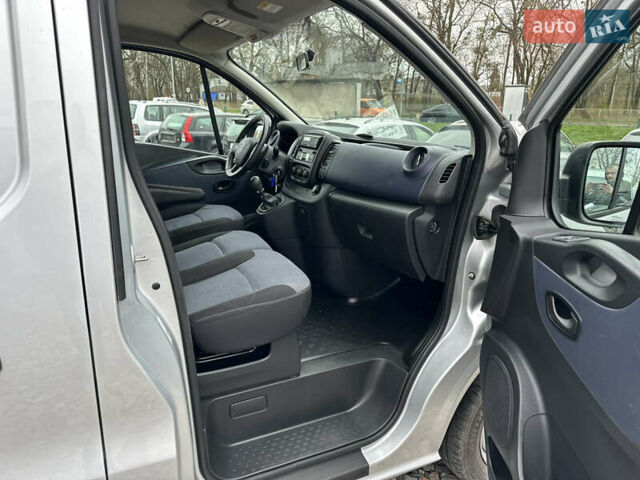 Сірий Опель Віваро, об'ємом двигуна 1.6 л та пробігом 202 тис. км за 13390 $, фото 20 на Automoto.ua