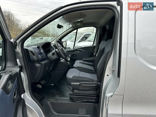 Сірий Опель Віваро, об'ємом двигуна 1.6 л та пробігом 202 тис. км за 13390 $, фото 15 на Automoto.ua