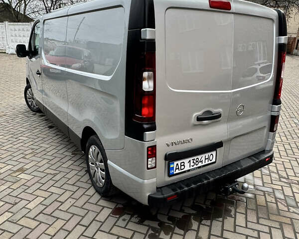 Сірий Опель Віваро, об'ємом двигуна 0 л та пробігом 180 тис. км за 14500 $, фото 3 на Automoto.ua