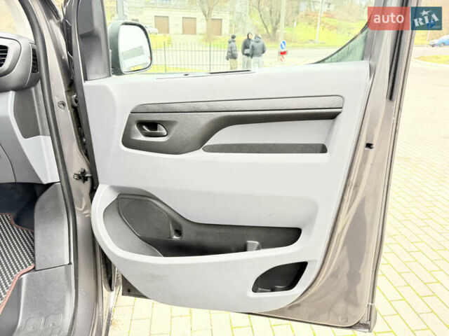 Серый Опель Виваро, объемом двигателя 2 л и пробегом 106 тыс. км за 21900 $, фото 71 на Automoto.ua