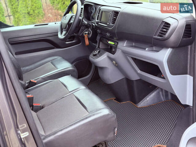 Серый Опель Виваро, объемом двигателя 2 л и пробегом 106 тыс. км за 21900 $, фото 36 на Automoto.ua