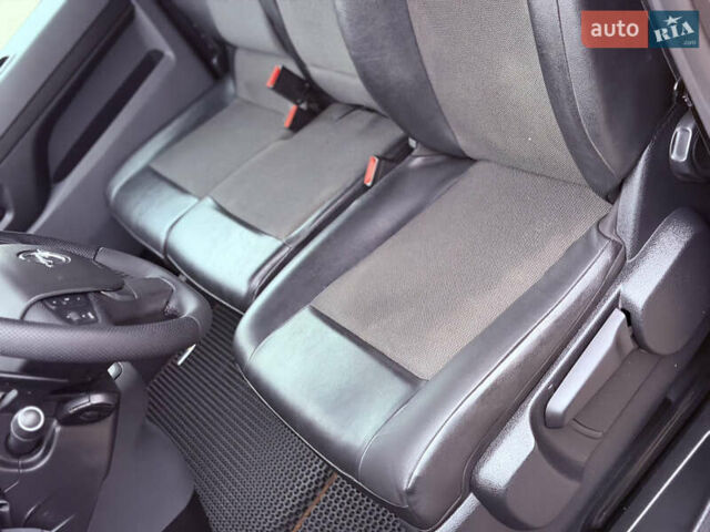 Серый Опель Виваро, объемом двигателя 2 л и пробегом 106 тыс. км за 21900 $, фото 29 на Automoto.ua