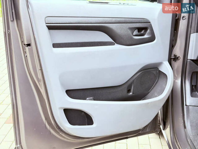 Серый Опель Виваро, объемом двигателя 2 л и пробегом 106 тыс. км за 21900 $, фото 55 на Automoto.ua