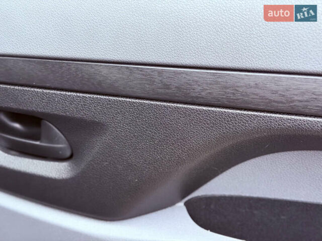 Серый Опель Виваро, объемом двигателя 2 л и пробегом 106 тыс. км за 21900 $, фото 32 на Automoto.ua