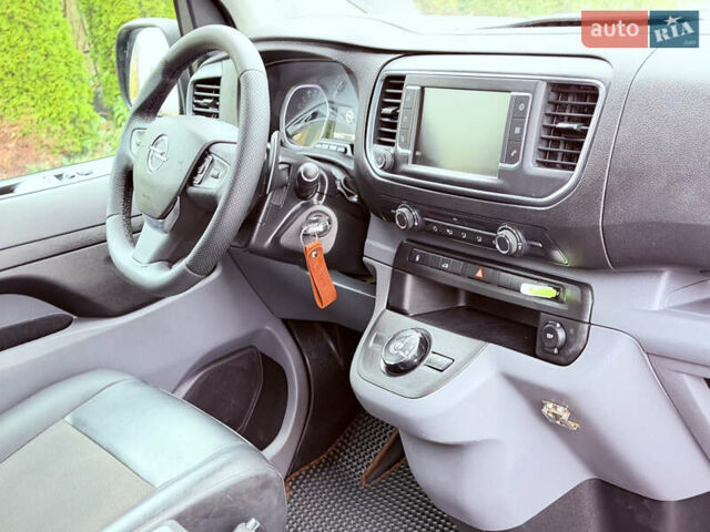 Серый Опель Виваро, объемом двигателя 2 л и пробегом 106 тыс. км за 21900 $, фото 67 на Automoto.ua