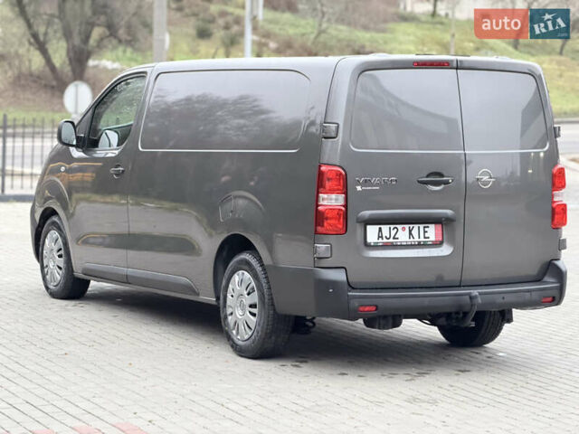 Серый Опель Виваро, объемом двигателя 2 л и пробегом 106 тыс. км за 21900 $, фото 3 на Automoto.ua