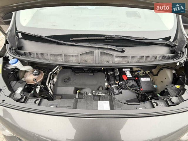 Серый Опель Виваро, объемом двигателя 2 л и пробегом 106 тыс. км за 21900 $, фото 79 на Automoto.ua