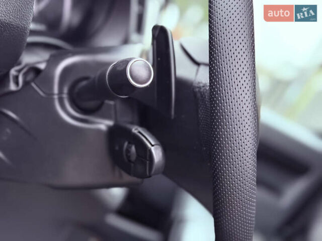 Серый Опель Виваро, объемом двигателя 2 л и пробегом 106 тыс. км за 21900 $, фото 27 на Automoto.ua