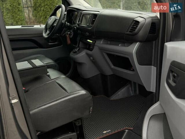 Серый Опель Виваро, объемом двигателя 2 л и пробегом 106 тыс. км за 21900 $, фото 65 на Automoto.ua