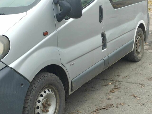 Сірий Опель Віваро, об'ємом двигуна 1.9 л та пробігом 300 тис. км за 4316 $, фото 4 на Automoto.ua