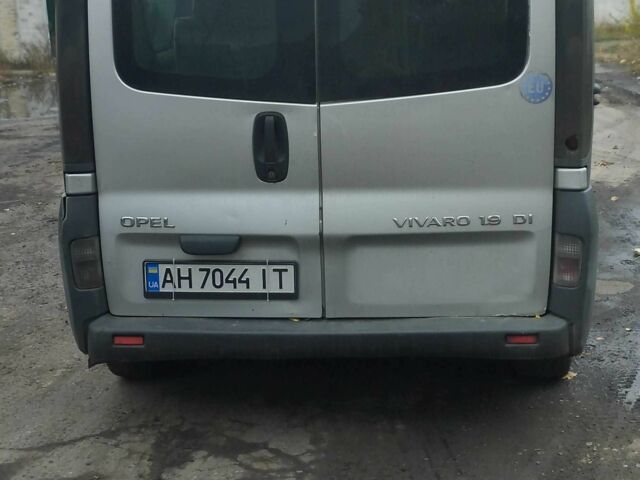 Сірий Опель Віваро, об'ємом двигуна 1.9 л та пробігом 300 тис. км за 4316 $, фото 1 на Automoto.ua