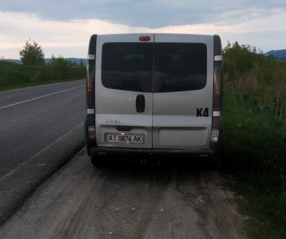 Серый Опель Виваро, объемом двигателя 1.9 л и пробегом 387 тыс. км за 4200 $, фото 2 на Automoto.ua