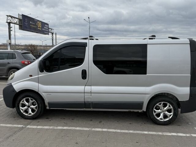 Серый Опель Виваро, объемом двигателя 1.9 л и пробегом 420 тыс. км за 4950 $, фото 4 на Automoto.ua