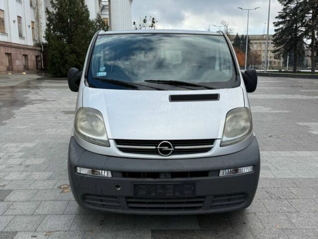 Сірий Опель Віваро, об'ємом двигуна 0 л та пробігом 400 тис. км за 3213 $, фото 4 на Automoto.ua
