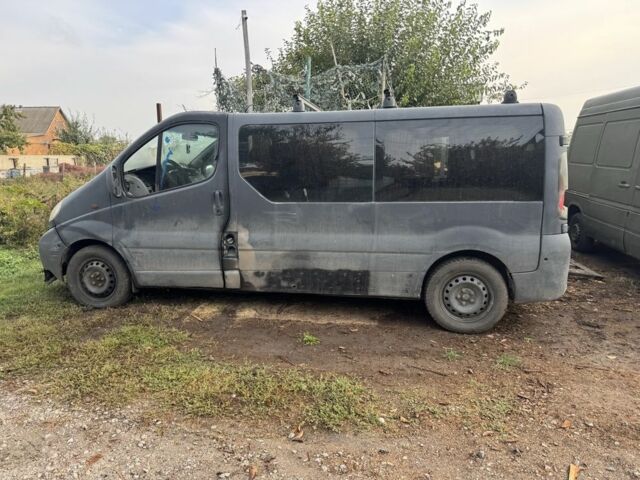 Сірий Опель Віваро, об'ємом двигуна 1.9 л та пробігом 333 тис. км за 2350 $, фото 7 на Automoto.ua