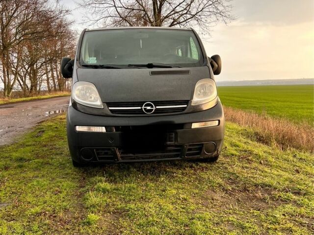 Серый Опель Виваро, объемом двигателя 2.5 л и пробегом 360 тыс. км за 4900 $, фото 13 на Automoto.ua