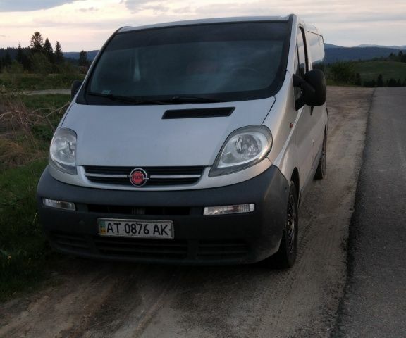 Серый Опель Виваро, объемом двигателя 1.9 л и пробегом 387 тыс. км за 4200 $, фото 1 на Automoto.ua