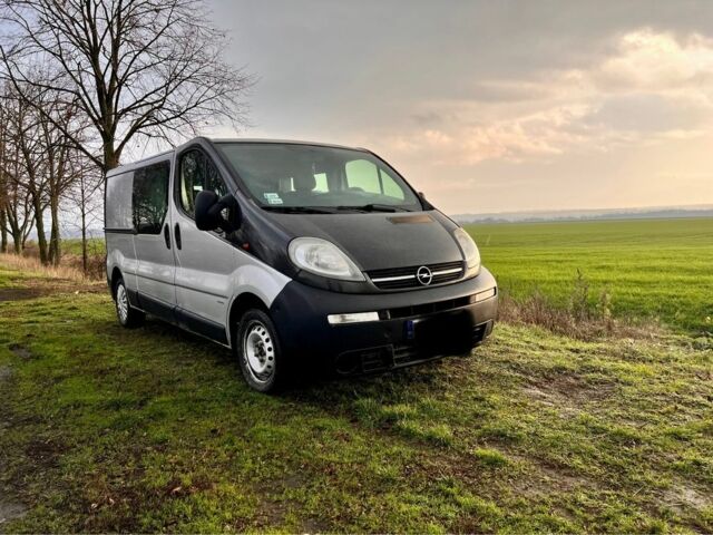 Серый Опель Виваро, объемом двигателя 2.5 л и пробегом 360 тыс. км за 4900 $, фото 14 на Automoto.ua