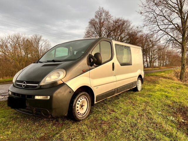 Серый Опель Виваро, объемом двигателя 2.5 л и пробегом 360 тыс. км за 4900 $, фото 8 на Automoto.ua