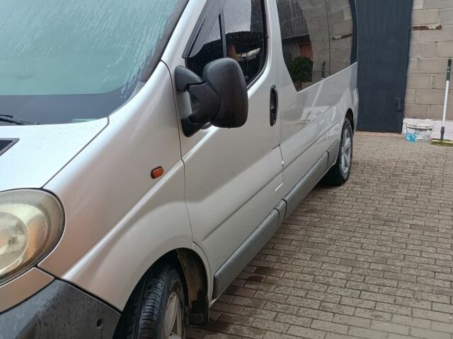 Сірий Опель Віваро, об'ємом двигуна 1.9 л та пробігом 276 тис. км за 8500 $, фото 1 на Automoto.ua