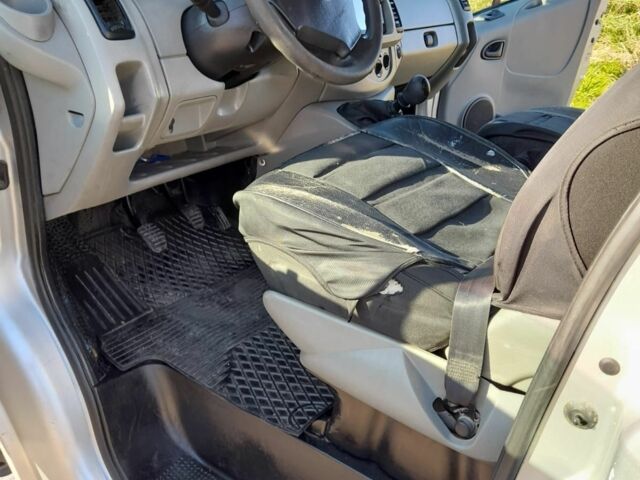 Серый Опель Виваро, объемом двигателя 0 л и пробегом 370 тыс. км за 3300 $, фото 4 на Automoto.ua