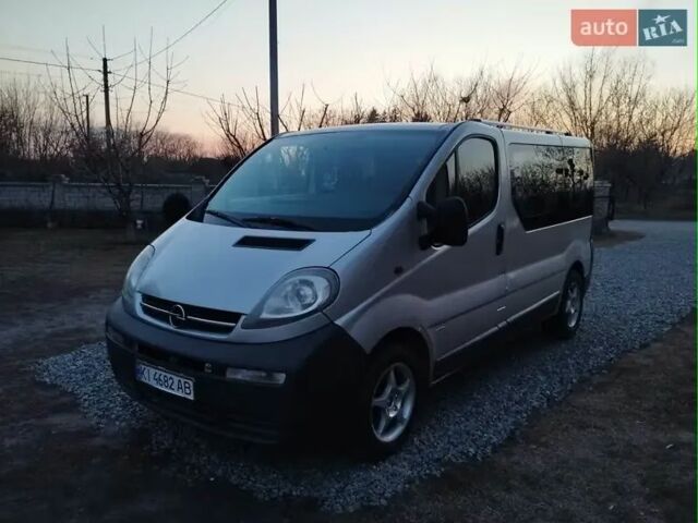 Сірий Опель Віваро, об'ємом двигуна 1.9 л та пробігом 228 тис. км за 5800 $, фото 1 на Automoto.ua