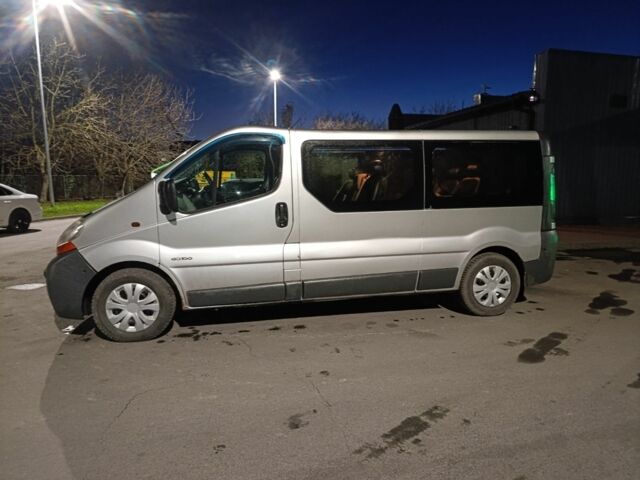 Серый Опель Виваро, объемом двигателя 1.9 л и пробегом 315 тыс. км за 7200 $, фото 7 на Automoto.ua