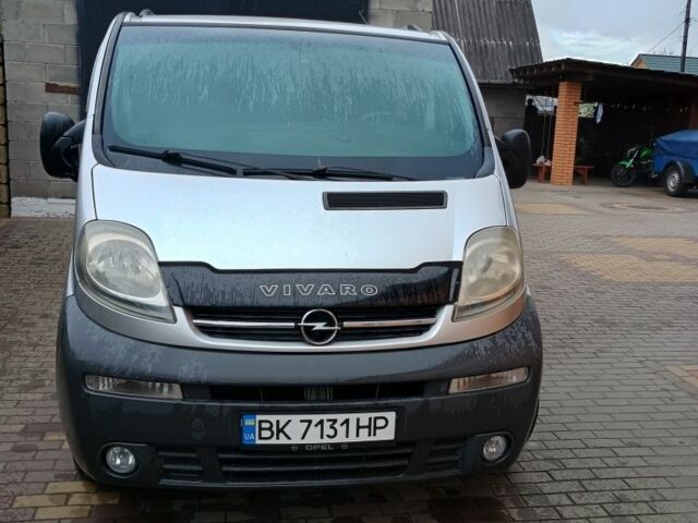 Сірий Опель Віваро, об'ємом двигуна 1.9 л та пробігом 276 тис. км за 8500 $, фото 3 на Automoto.ua