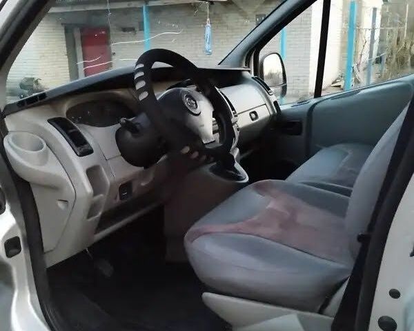 Сірий Опель Віваро, об'ємом двигуна 1.9 л та пробігом 228 тис. км за 5800 $, фото 3 на Automoto.ua
