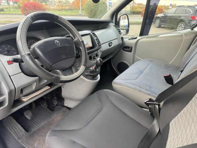 Серый Опель Виваро, объемом двигателя 1.9 л и пробегом 350 тыс. км за 6999 $, фото 7 на Automoto.ua