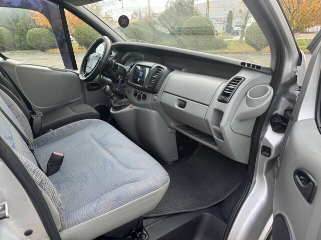 Серый Опель Виваро, объемом двигателя 1.9 л и пробегом 350 тыс. км за 6999 $, фото 6 на Automoto.ua