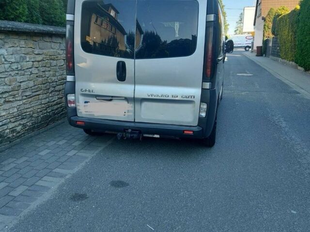 Серый Опель Виваро, объемом двигателя 1.9 л и пробегом 426 тыс. км за 8600 $, фото 2 на Automoto.ua