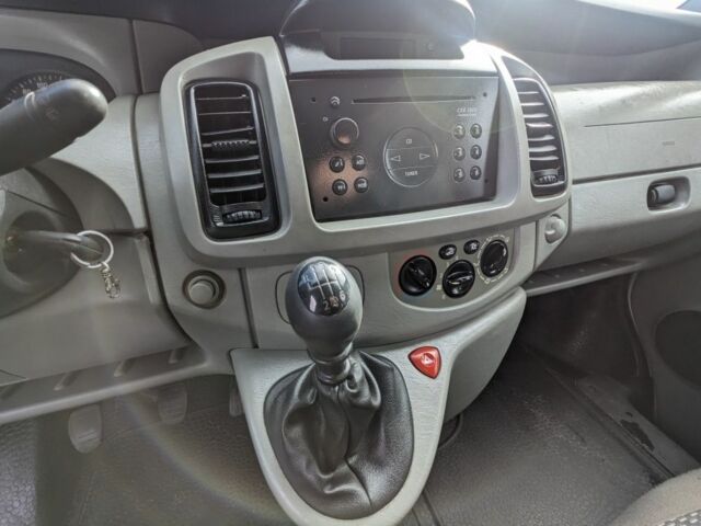 Серый Опель Виваро, объемом двигателя 0 л и пробегом 320 тыс. км за 4644 $, фото 7 на Automoto.ua