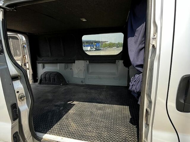 Сірий Опель Віваро, об'ємом двигуна 1.9 л та пробігом 227 тис. км за 7199 $, фото 7 на Automoto.ua