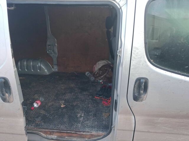 Серый Опель Виваро, объемом двигателя 1.9 л и пробегом 380 тыс. км за 3000 $, фото 6 на Automoto.ua