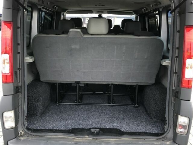 Серый Опель Виваро, объемом двигателя 2 л и пробегом 269 тыс. км за 9700 $, фото 12 на Automoto.ua