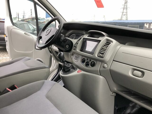 Серый Опель Виваро, объемом двигателя 2 л и пробегом 269 тыс. км за 9700 $, фото 9 на Automoto.ua