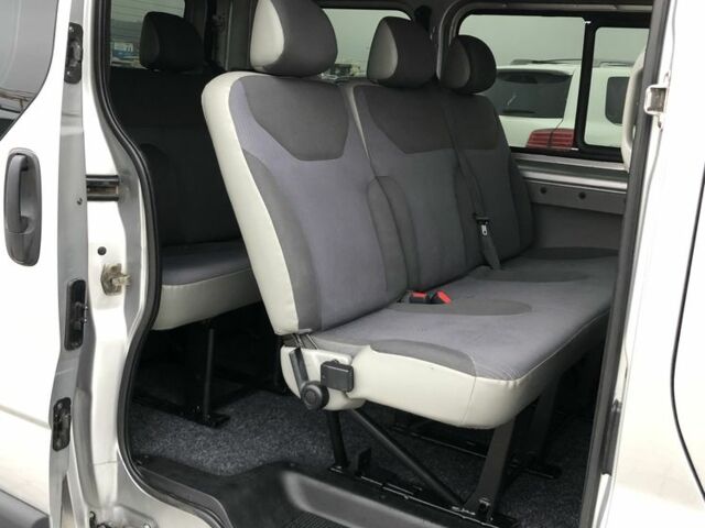 Серый Опель Виваро, объемом двигателя 2 л и пробегом 269 тыс. км за 9700 $, фото 10 на Automoto.ua