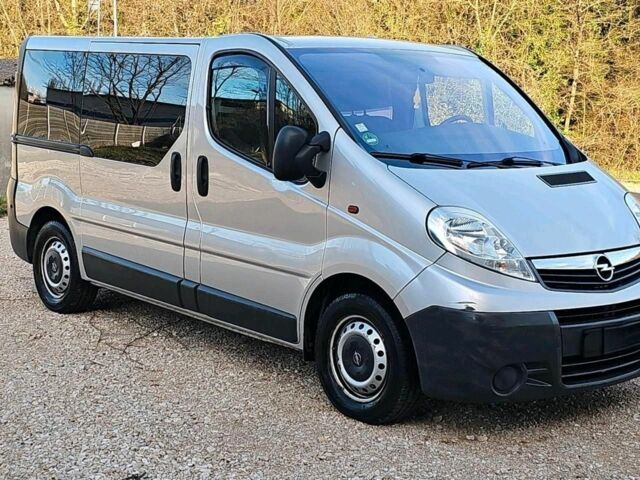 Серый Опель Виваро, объемом двигателя 0 л и пробегом 200 тыс. км за 3300 $, фото 2 на Automoto.ua