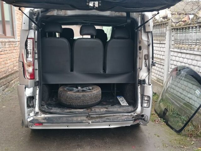 Сірий Опель Віваро, об'ємом двигуна 0 л та пробігом 311 тис. км за 4600 $, фото 7 на Automoto.ua