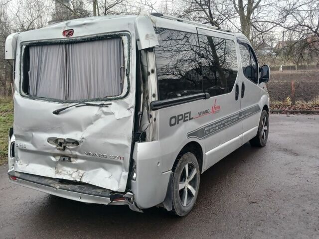Сірий Опель Віваро, об'ємом двигуна 0 л та пробігом 311 тис. км за 4600 $, фото 3 на Automoto.ua