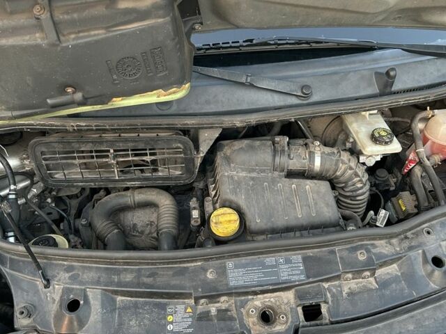 Опель Виваро 2009 в Чернигове на Automoto.ua Серый Опель Виваро, объемом двигателя 2 л и пробегом 240 тыс. км за 7000 $, фото 6 на Automoto.ua