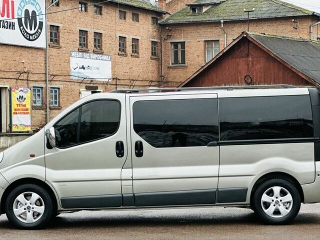 Серый Опель Виваро, объемом двигателя 2 л и пробегом 264 тыс. км за 14500 $, фото 3 на Automoto.ua