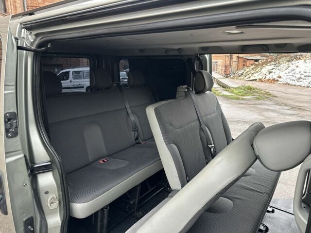 Серый Опель Виваро, объемом двигателя 2 л и пробегом 264 тыс. км за 14500 $, фото 14 на Automoto.ua