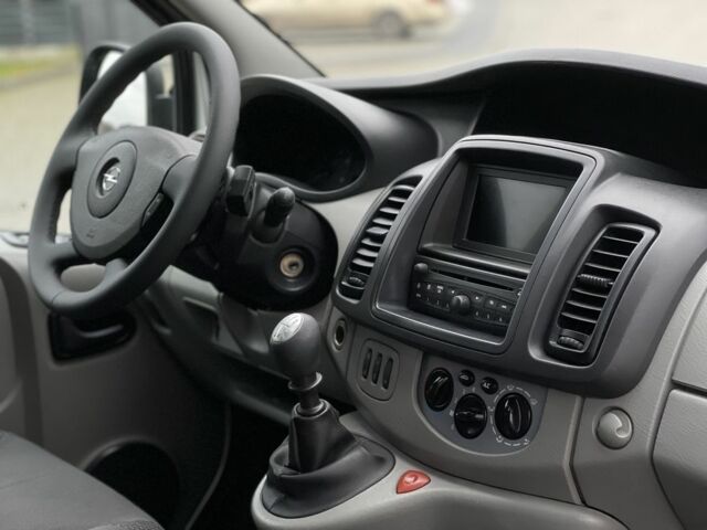 Сірий Опель Віваро, об'ємом двигуна 2 л та пробігом 272 тис. км за 13999 $, фото 19 на Automoto.ua