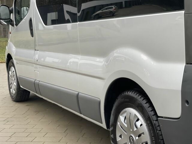 Сірий Опель Віваро, об'ємом двигуна 2 л та пробігом 272 тис. км за 13999 $, фото 13 на Automoto.ua